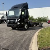 2027 Isuzu NRR Diesel - photo 4 of 6