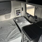 2027 International HX520 6&times;4 - photo 8 of 9