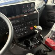 2027 International HX520 6&times;4 - photo 7 of 9