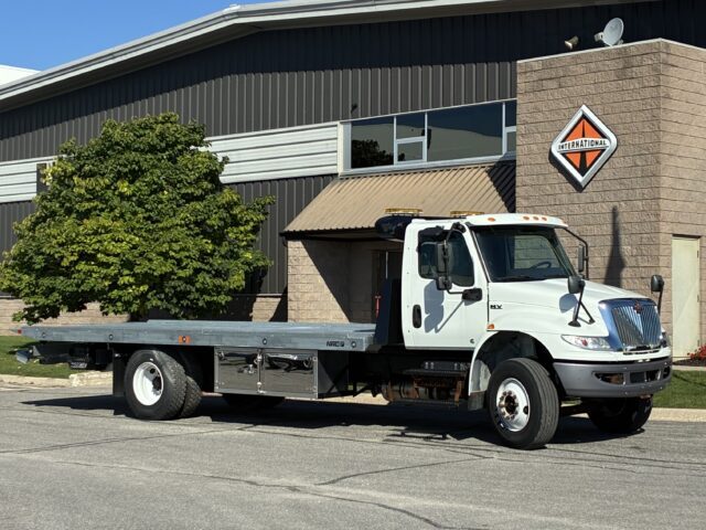 2020 International MV607 23&prime; Flatbed - Lewis Motor Sales Inc.