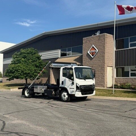 2025 Isuzu NRR Diesel Multilift - Lewis Motor Sales Inc.