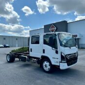 2027 Isuzu NRR Diesel Crew Cab - photo 2 of 5