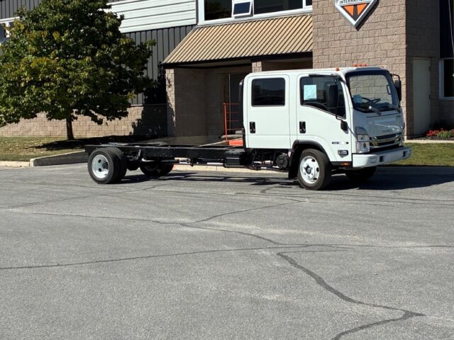 2027 Isuzu NRR Gas Crew Cab - Lewis Motor Sales Inc.