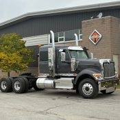 2027 International HX520 6&times;4 - photo 2 of 8