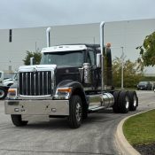 2027 International HX520 6&times;4 - photo 4 of 8