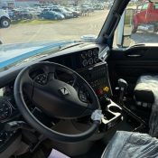 2027 International HX520 6&times;4 - photo 6 of 8