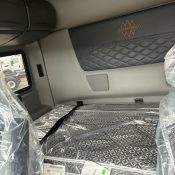 2027 International HX520 6&times;4 - photo 8 of 8