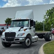 2027 International MV607 SBA 2&times;4 - photo 4 of 6