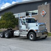 2027 International HX520 SFA 6&times;4 - photo 2 of 7